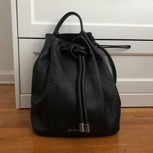 Michael Kors Medium Drawstring Bucket Bag/Handbag